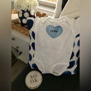 White Baby Onesie with Blue Heart Lil Bro Design, 12 months, brand new!